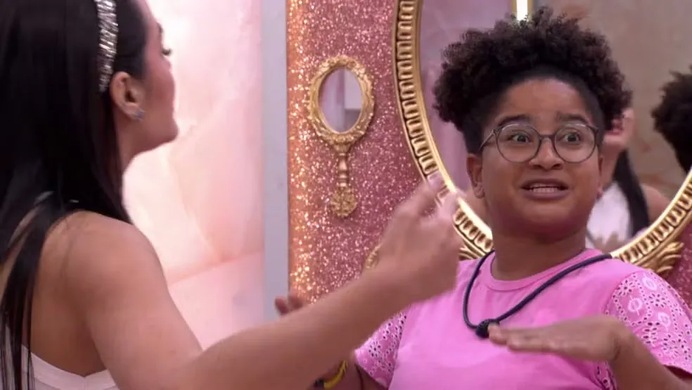 Ana Paula disse em meio a briga que é melhor 'falar na cara'.