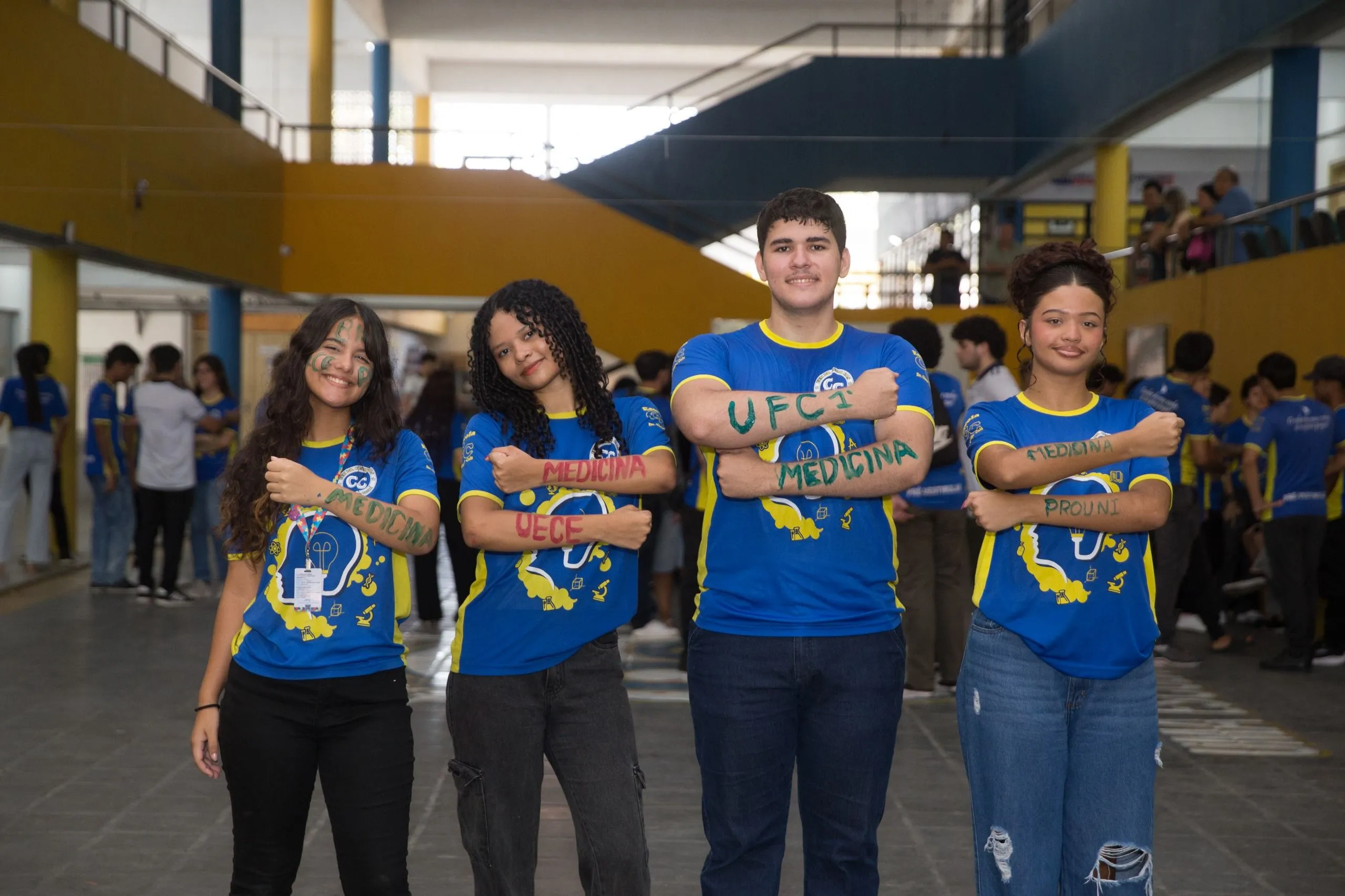 Na sequência, Sabrina, Ana Rafaelly, Miguel e Bruna, quatro egressos da EEM César Cals aprovados na chamada regular para Medicina em instituições públicas e privadas.