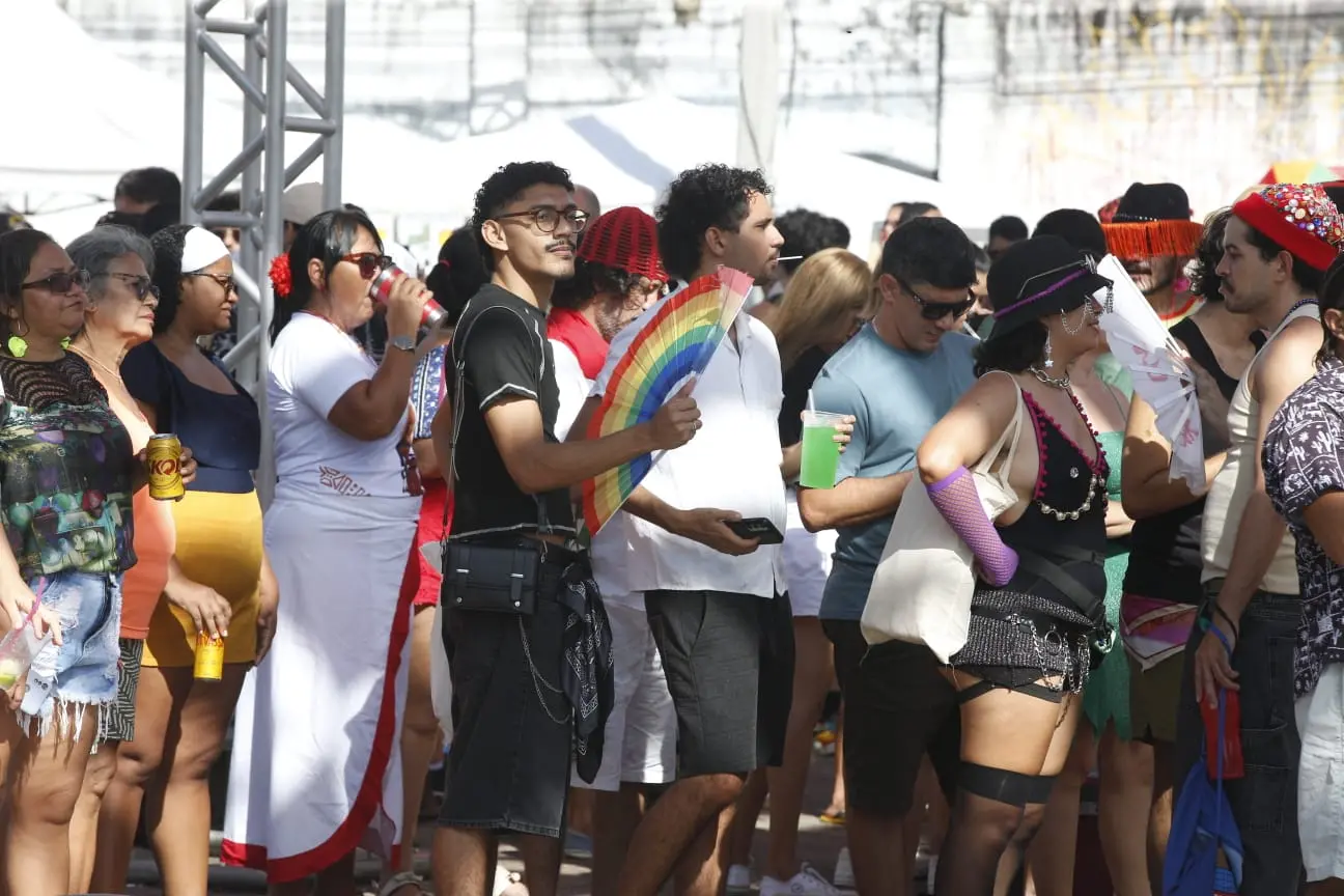 foto de foliões no carnaval de fortaleza.