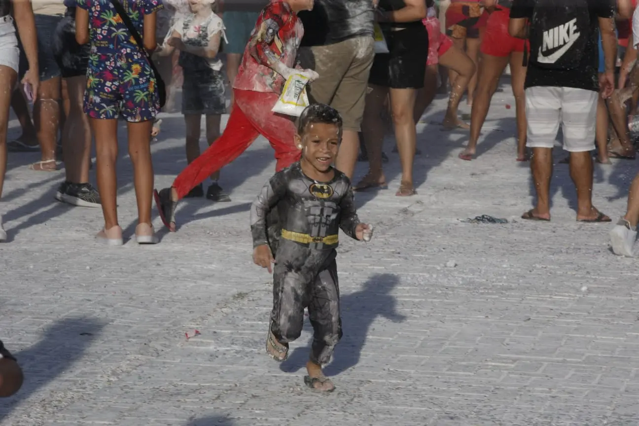 Pequenos foliões no Parque Rachel de Queiroz.