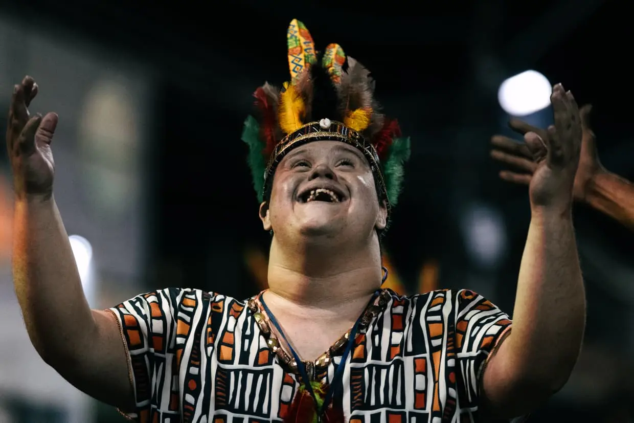 Desfiles de blocos na Avenida Domingos Olimpio.