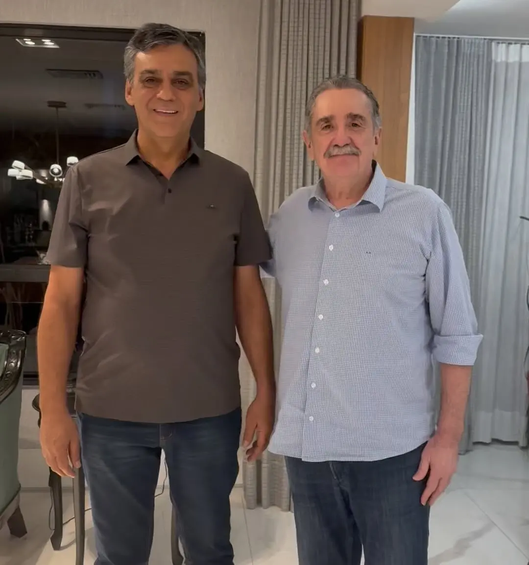 Foto da reunião entre Naumi Amorim e Bismarck Maia.