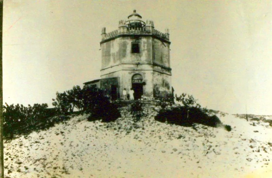 No século XIX, o Farol do Mucuripe, em Fortaleza, reinava absoluto, com possibilidade de ser avistado de vários pontos da cidade.