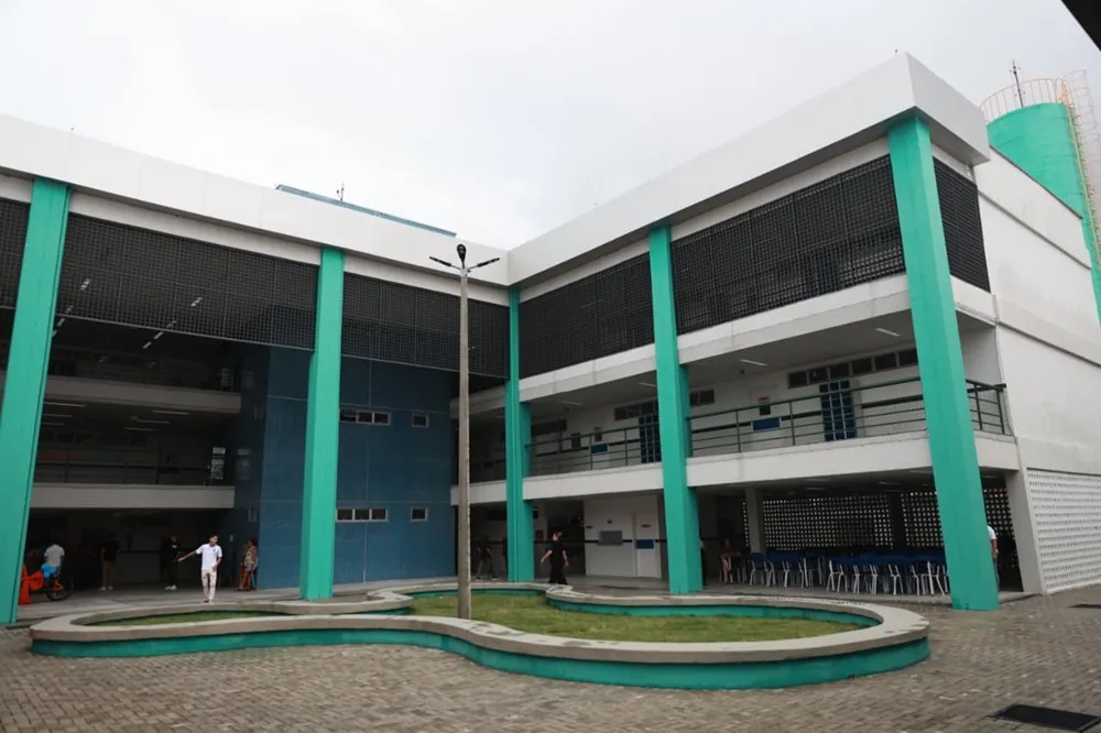 Prédio da Escola Municipal de Tempo Integral Professor Francimar Mangueira, na Granja Portugal, em Fortaleza
