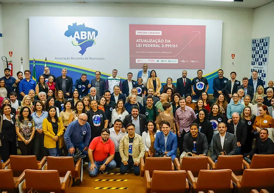 Foto da Caravana pela Atualização Salarial de Cirurgiões-Dentistas e Médicos.