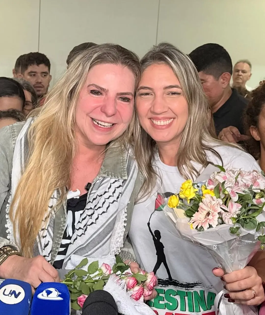 Foto das deputadas Larissa Gaspar e Luizianne Lins.