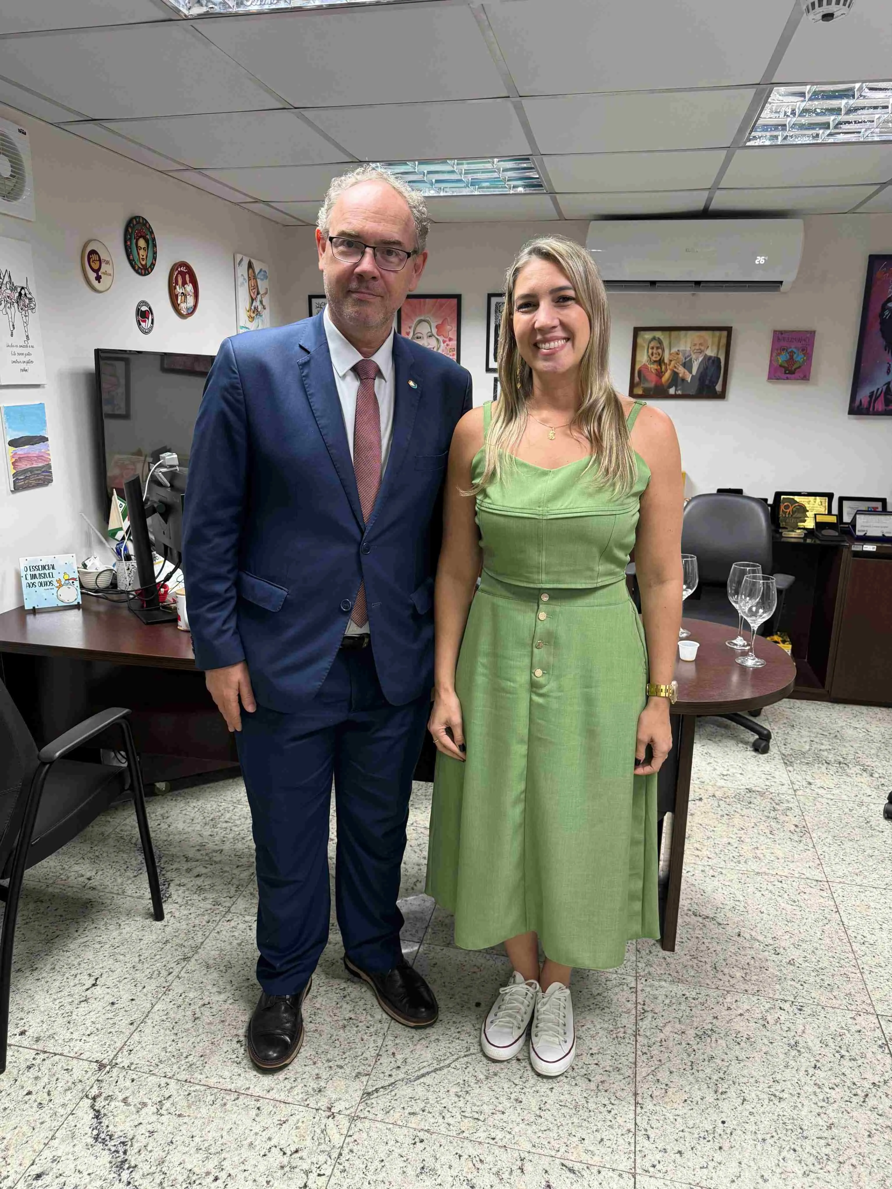 Deputada Larissa Gaspar ao lado de Paulo Lamac, porta-voz nacional da Rede Sustentabilidade.