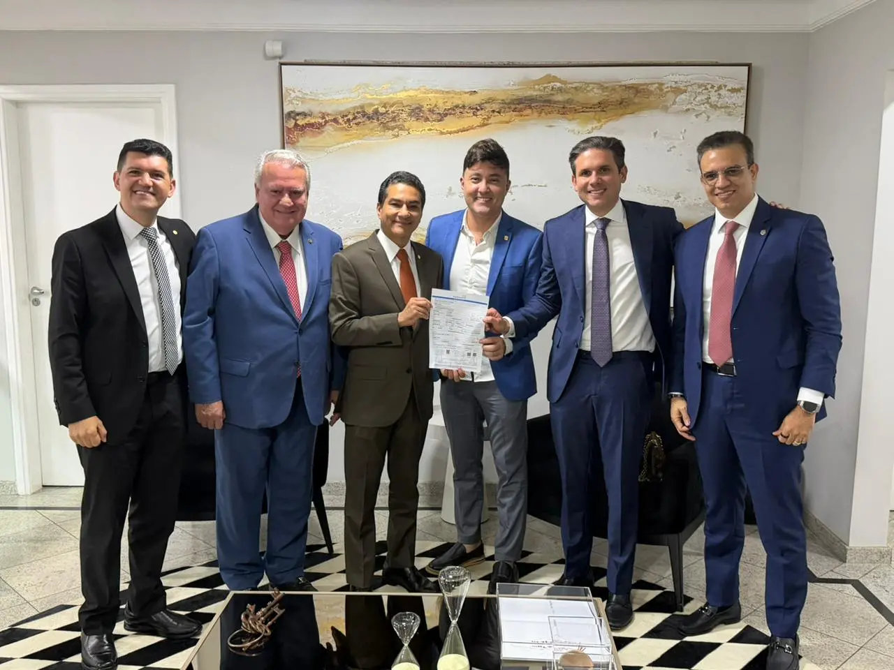 Foto de Michel Lins e lideranças do Republicanos.