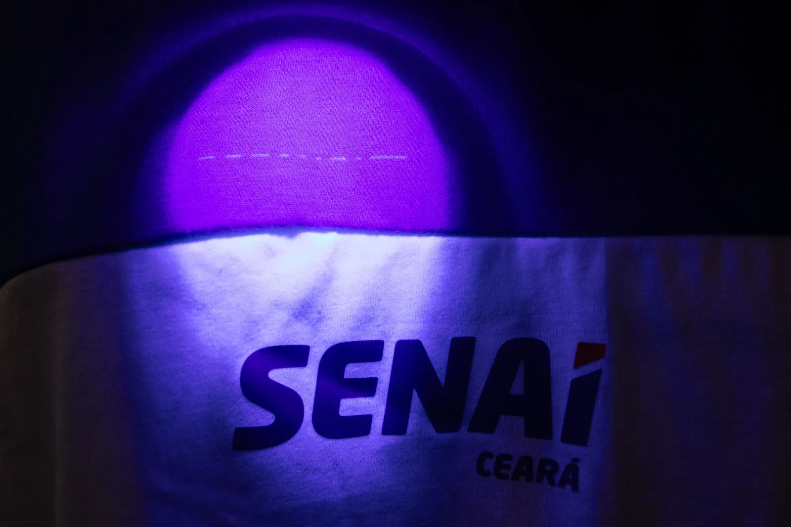 Essa marcação invisível a olho nu permite a rastreabilidade total do produto.