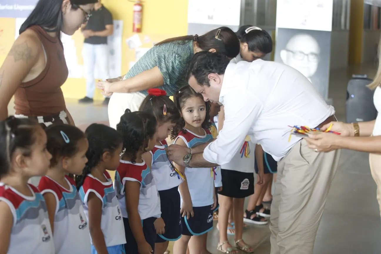 foto de Igor Queiroz em evento de aniversário de 7 anos do CEI Olga e Parsifal Barroso.