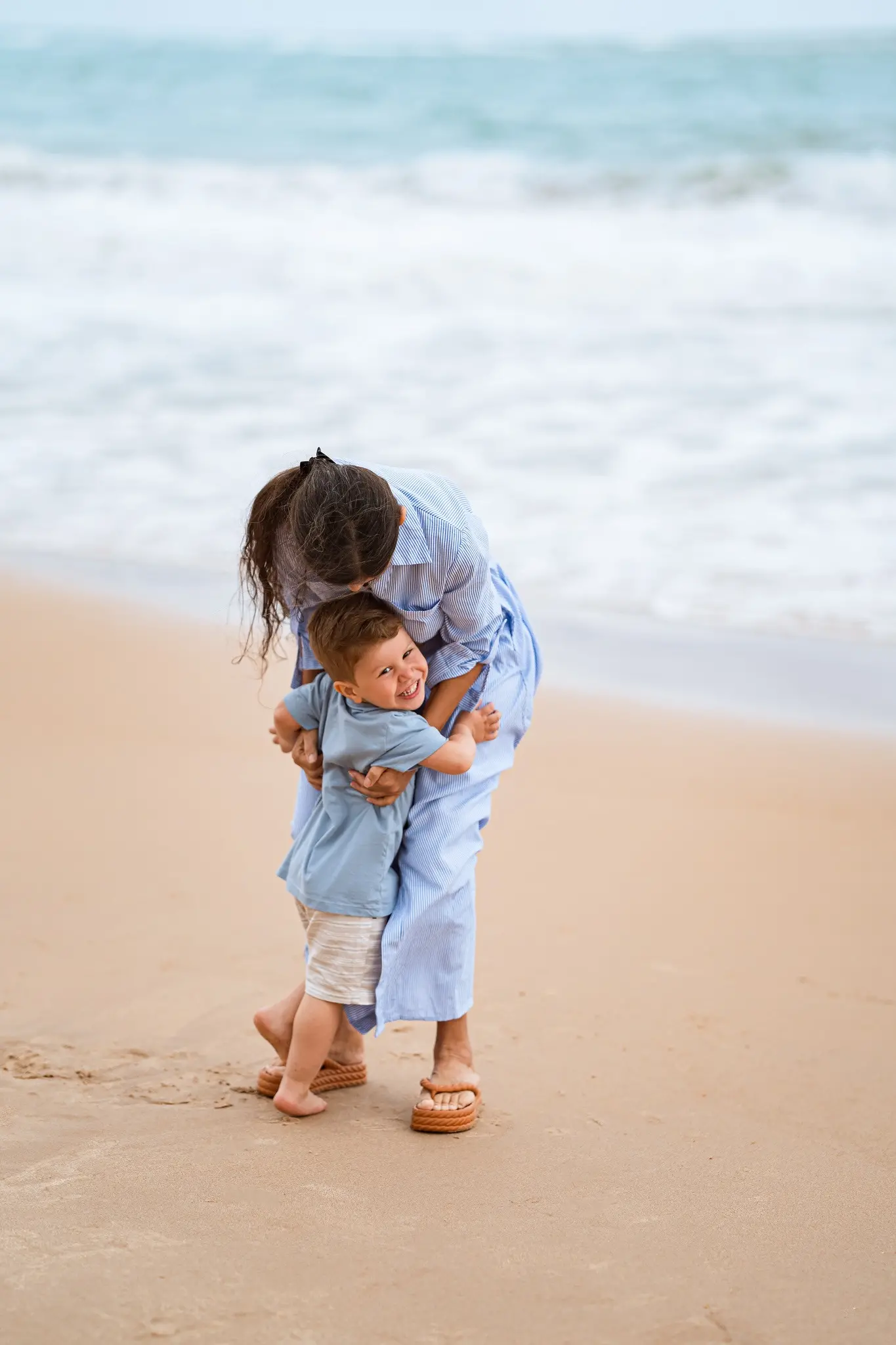 Foto de Sônia Calegario com o neto.