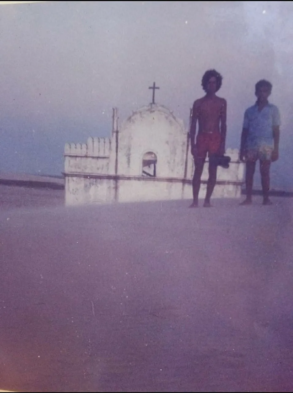 Na região intocada, cerca de 150 famílias criaram memórias, raízes e iniciaram uma luta silenciosa contra a natureza.