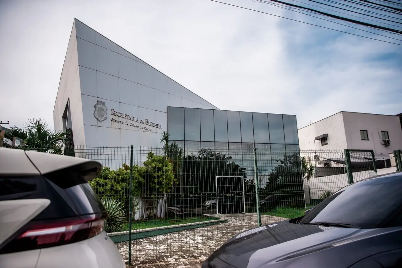 Foto da fachada do prédio da Secretaria da Fazenda (Sefaz) do Ceará.