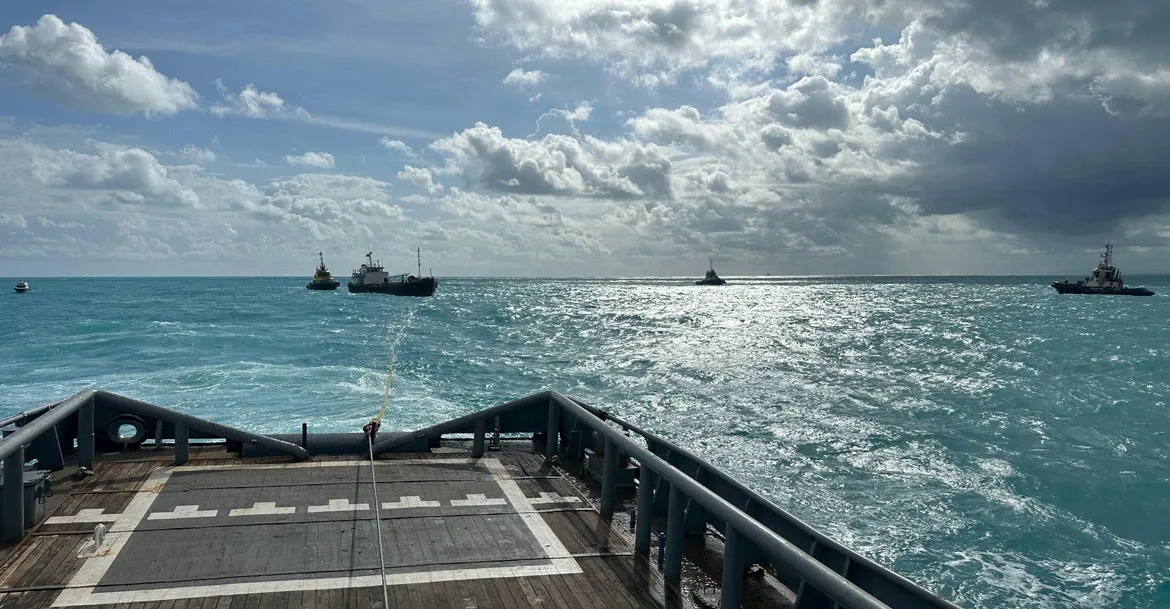 Navio foi rebocado até o Porto de Fortaleza pela Marinha do Brasil em março.