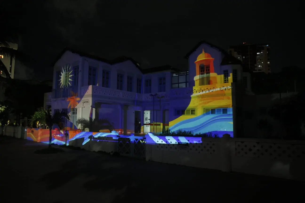 Projeções na fachada do Estoril.