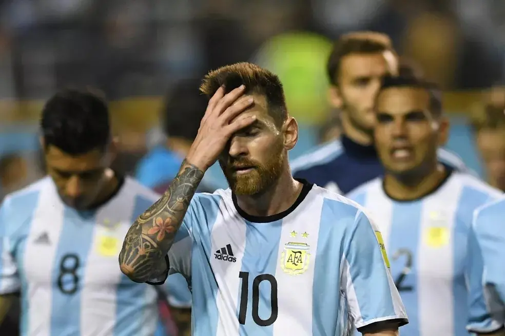 Messi lamentando durante jogo da Argentina