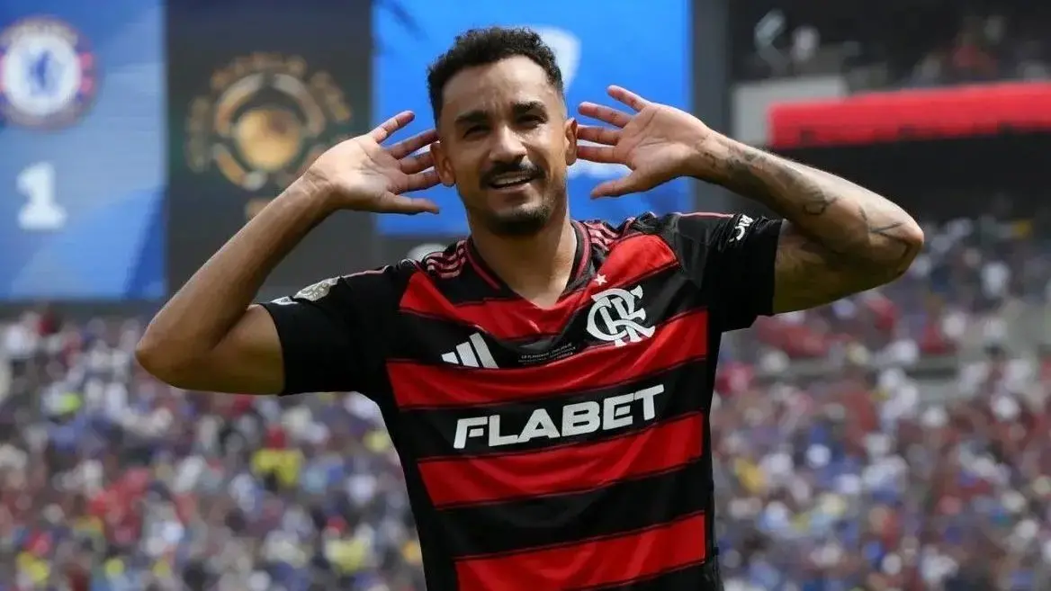 Danilo em ação pelo Flamengo