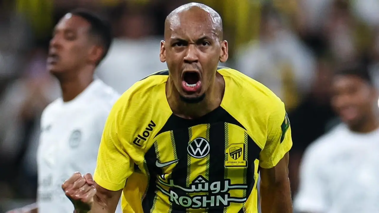Fabinho em ação pelo Al-Ittihad