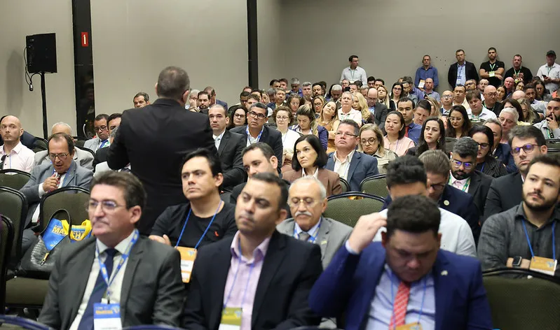 Gestores participam de agendas com congressistas para fazer demandas municipais.