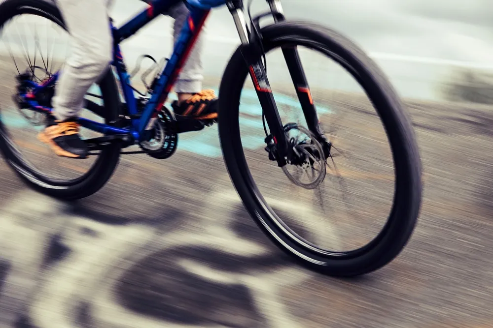 Bicicletas são excelentes para deslocamentos urbanos.