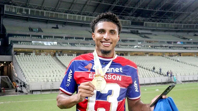 Éderson foi campeão Cearense com a camisa do Leão em 2021