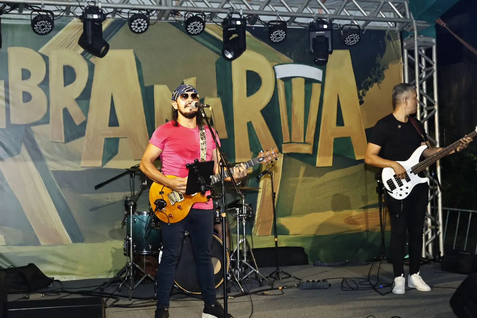 Vânio Bahia no palco