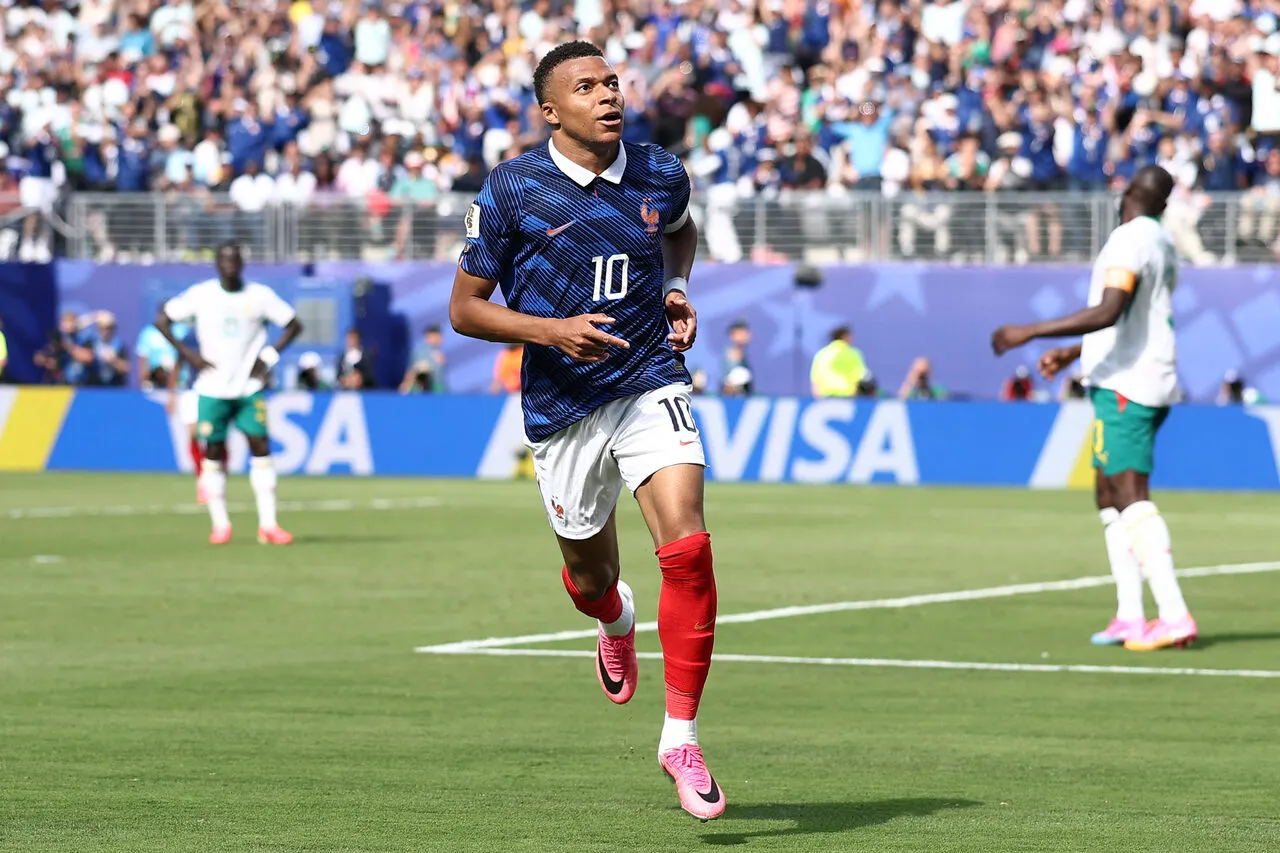 Mbappé marcou duas vezes na estreia da seleção da França na Copa do Mundo
