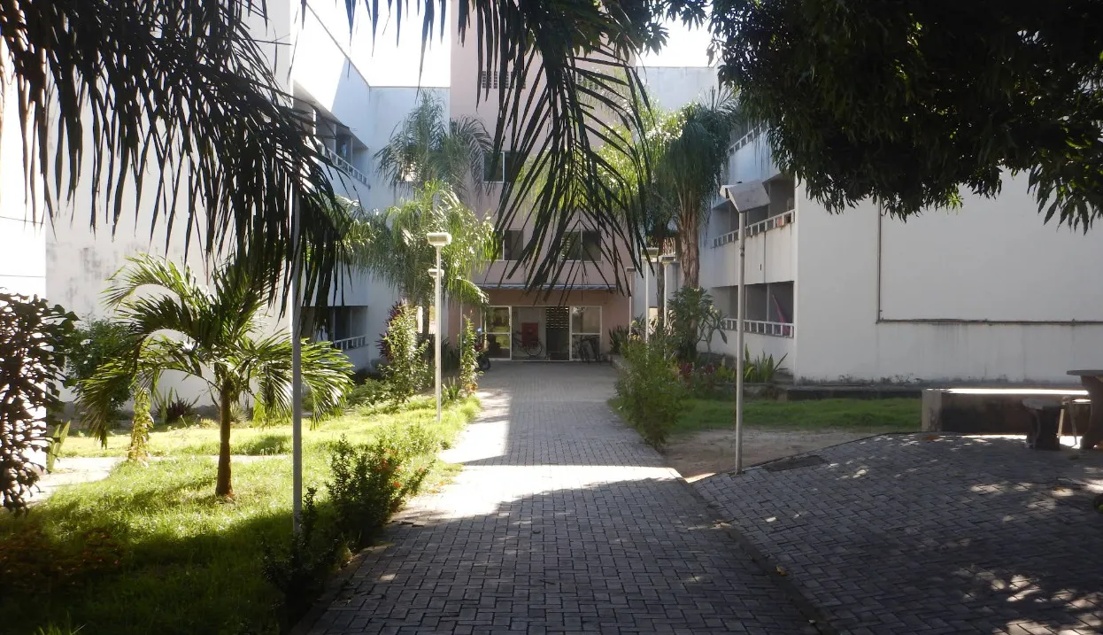 Fachada da residência 420, com capacidade para abrigar 198 moradores.