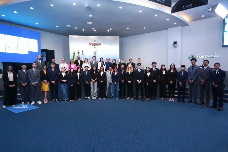 Ao todo, 24 jovens foram escolhidos para o mandato simulado do 