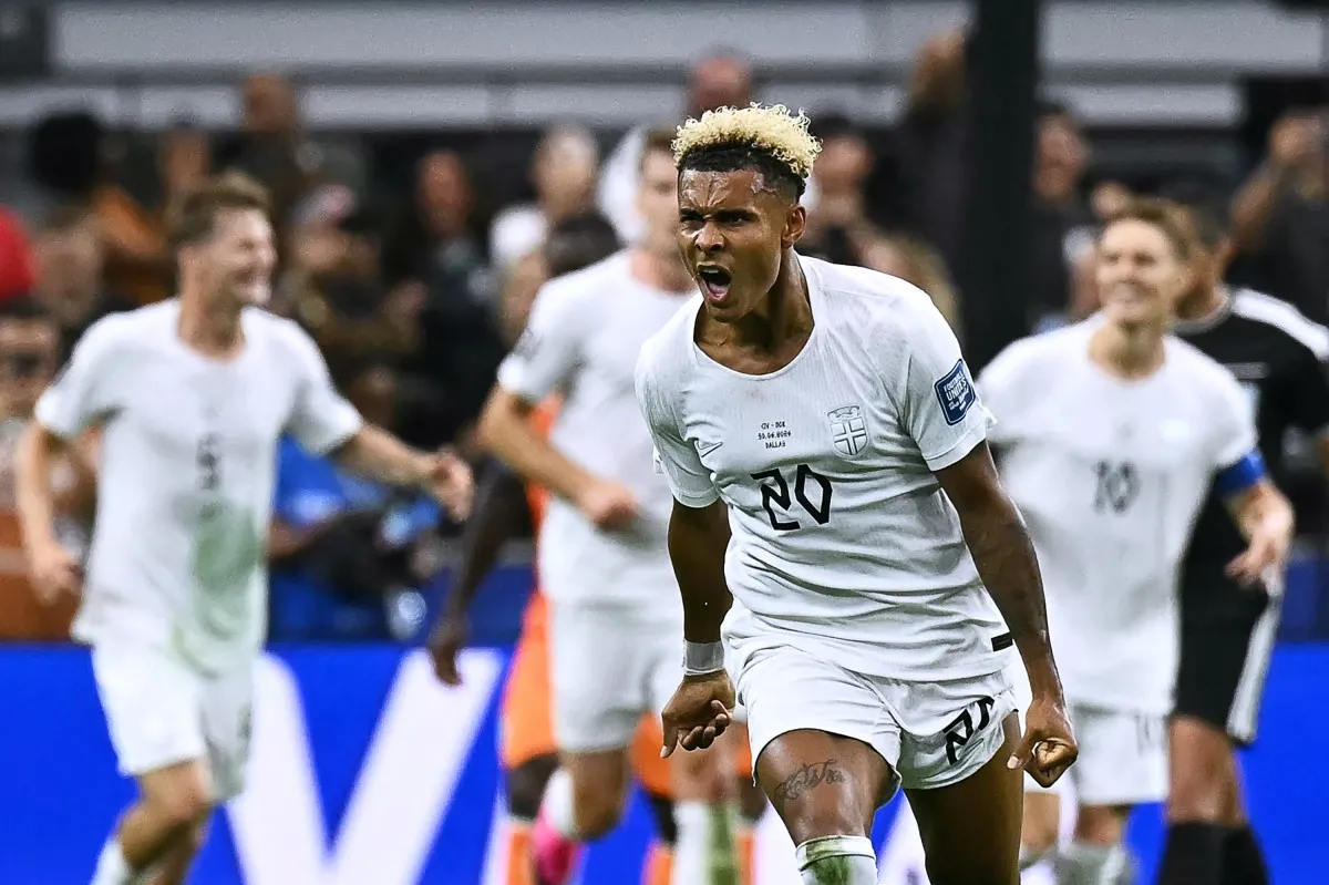 O atacante Nusa fez o primeiro gol da Noruega na vitória contra a Dinamarca