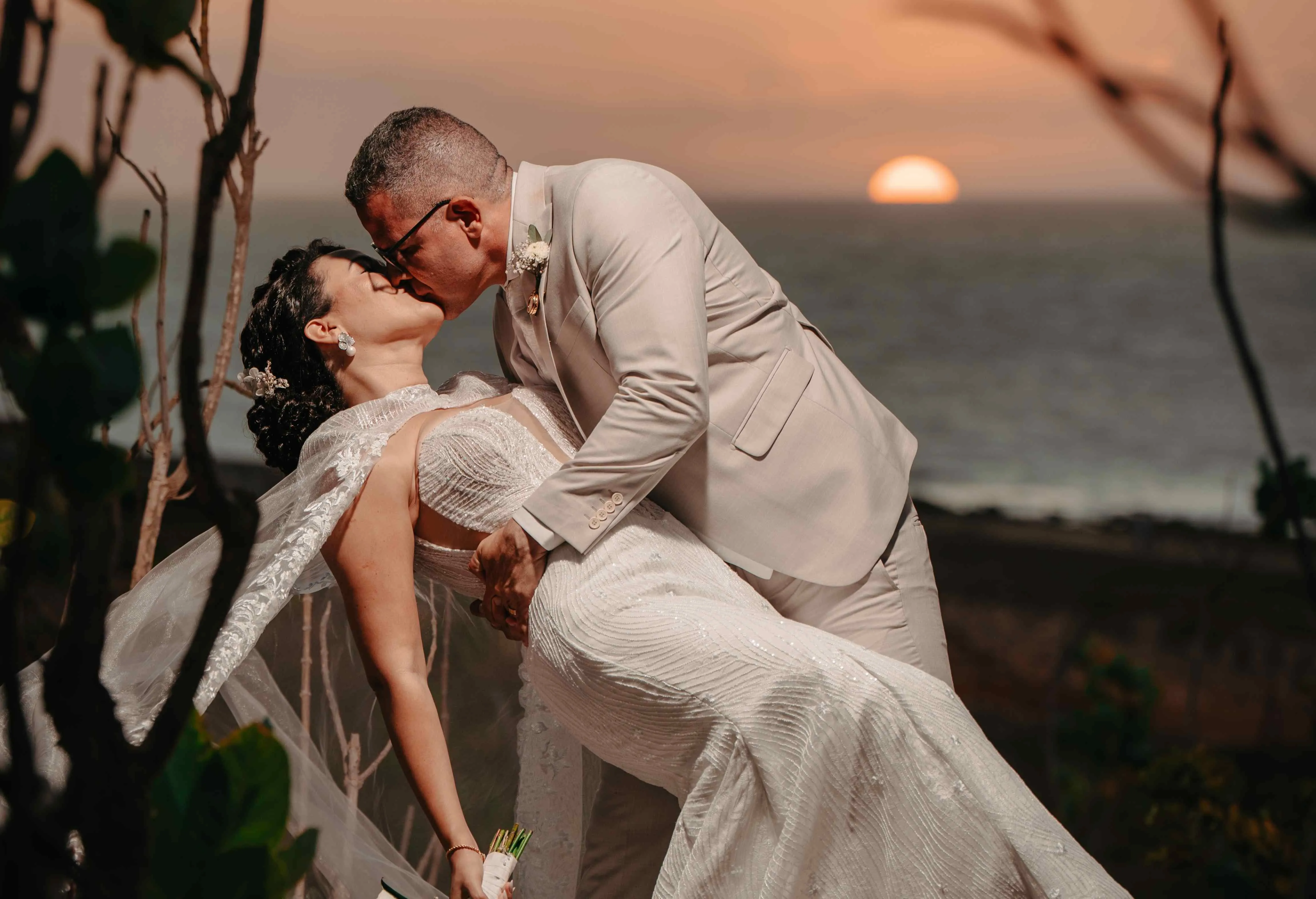 Jericoacoara foi escolhida como cenário do casamento por ser uma praia onde Renata e a família visitavam muito.