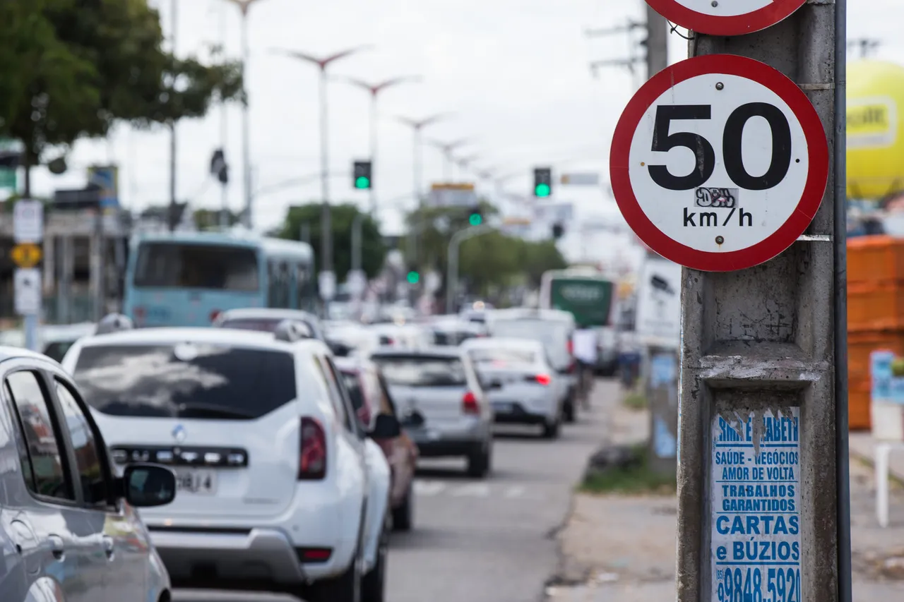 Especialista defende que políticas de redução de velocidade máxima em vias contribuem para segurança viária em grande centros urbanos.