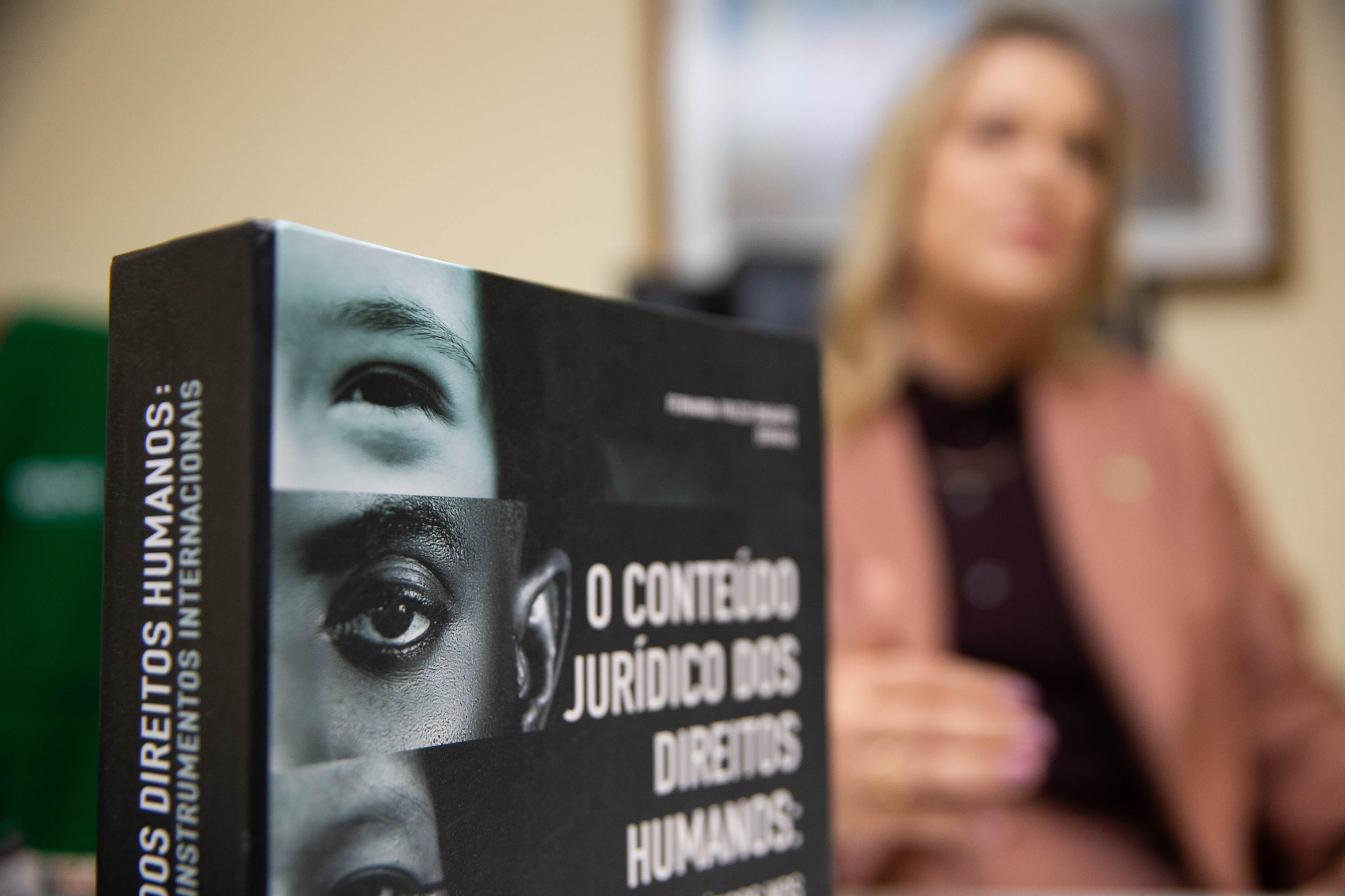 A Defensoria Pública da União tem com foco na orientação jurídica de pessoas vulneráveis e na defesa coletiva de grupos marginalizados.