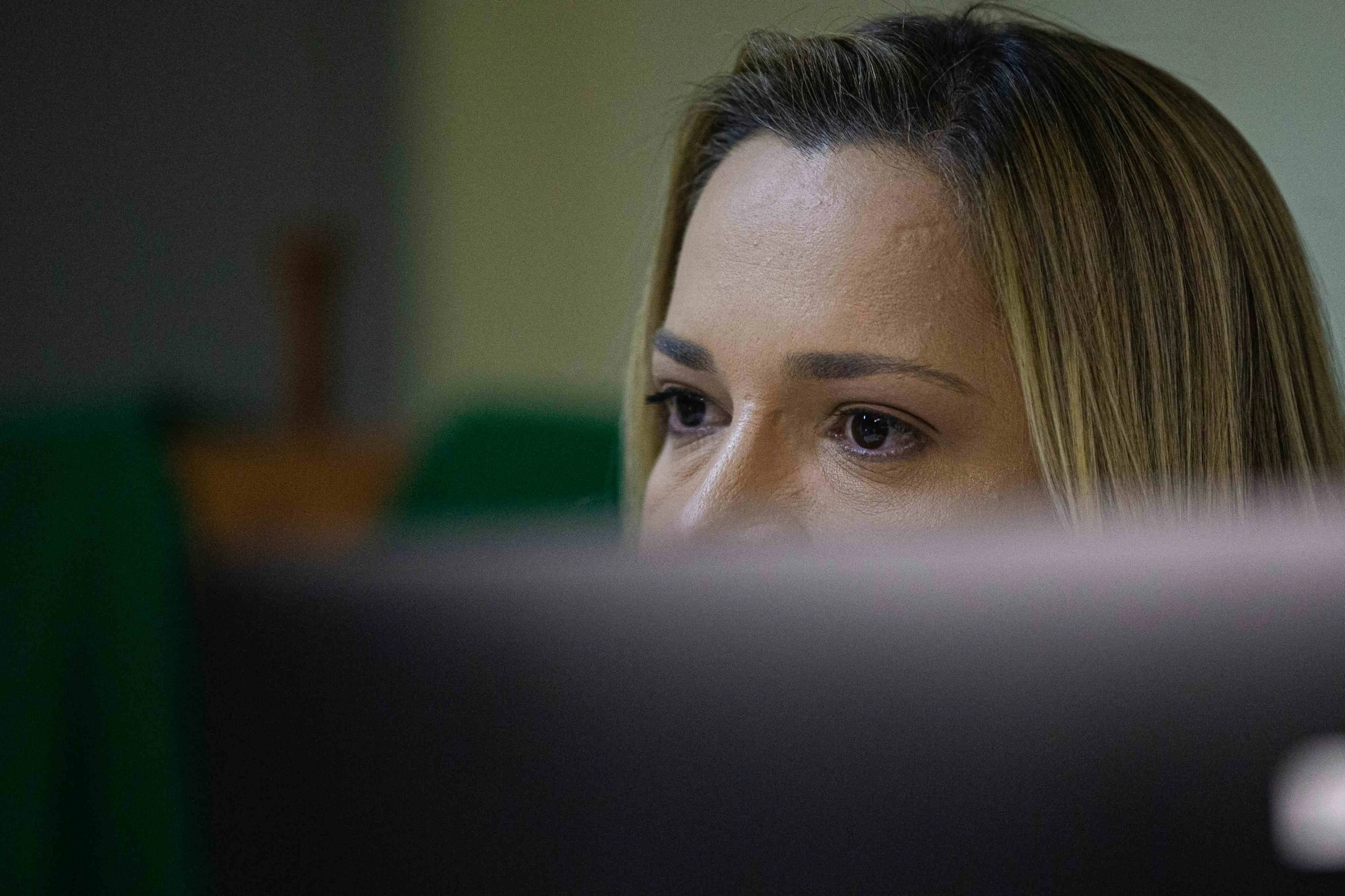 A defensora ressalta a importância de olhar clínico e de uma escuta qualificada para atender à população.