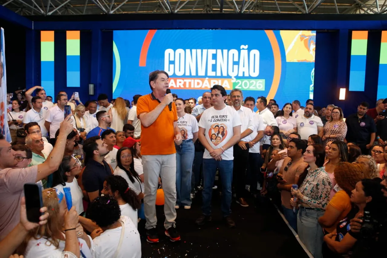 Cid Gomes falou sobre a relação com Júnior Mano em evento do PRD, aliado do PSB, partido de ambos.