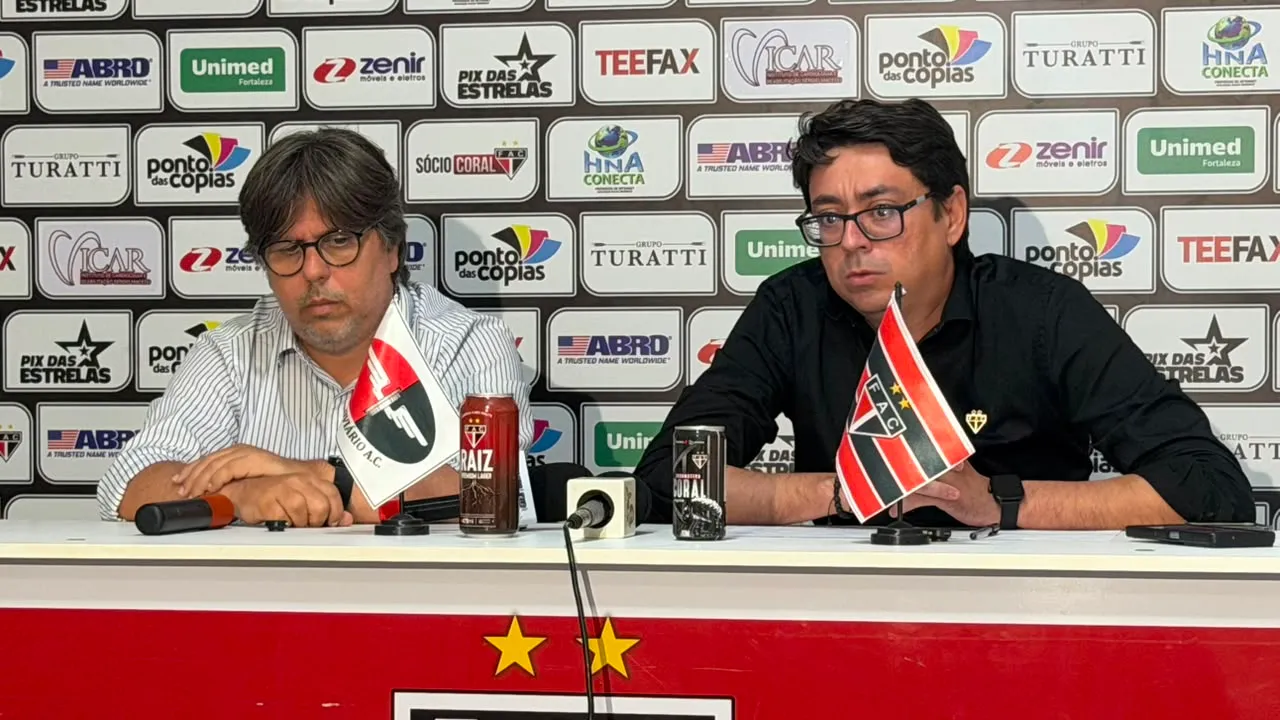 Rodger Raniery, presidente do Ferroviário, e Cássio Cacau, presidente do Conselho Deliberativo, prestaram coletiva