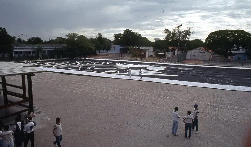 O bandeirão foi pintado no antigo 10º GAC, do Exército