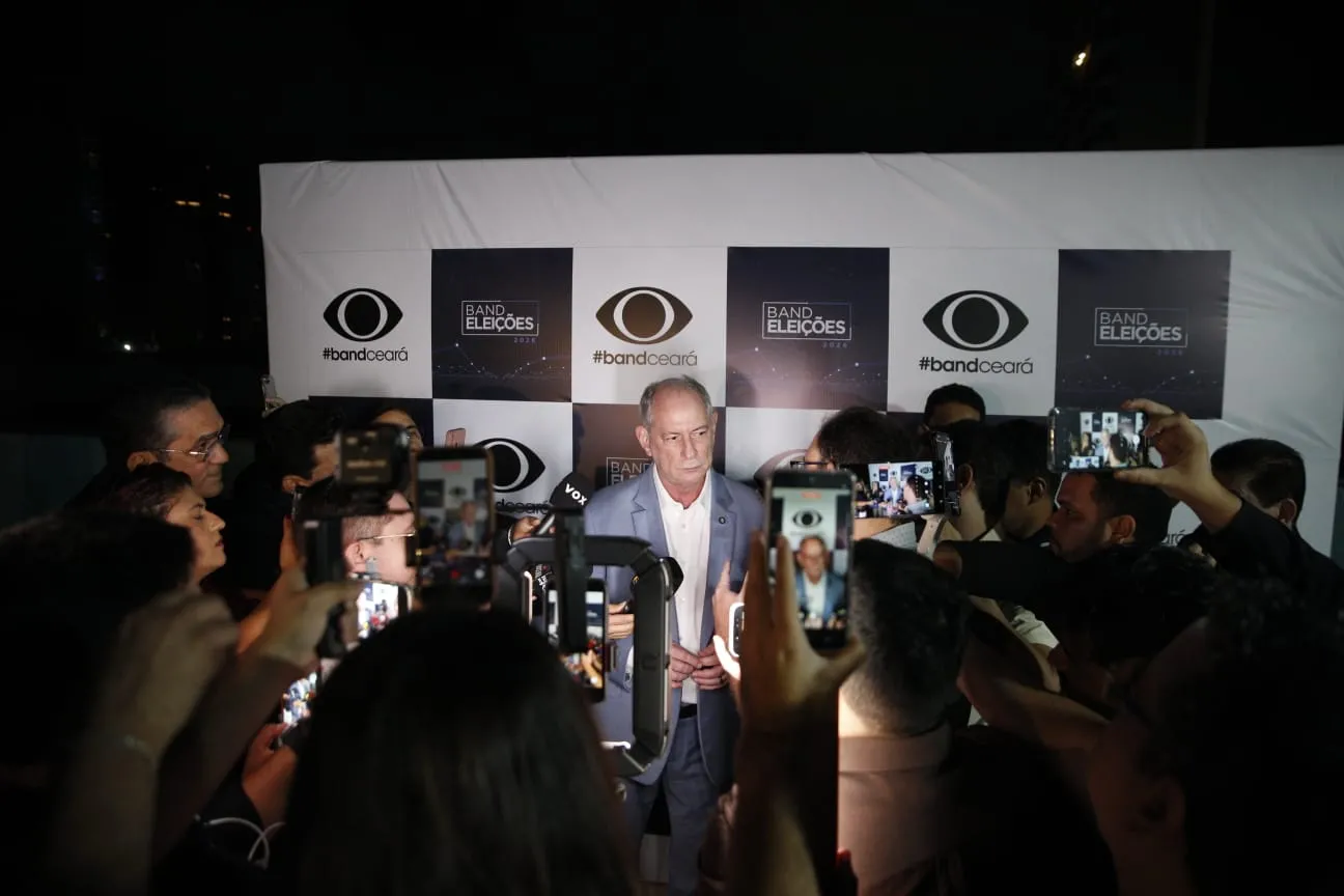 Ciro Gomes conversou com a imprensa pouco antes do debate.