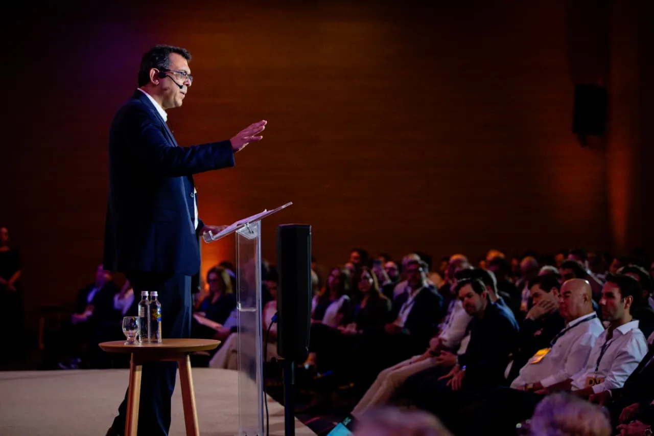 DN Business promove debate econômico e espaço de relacionamento em Fortaleza.