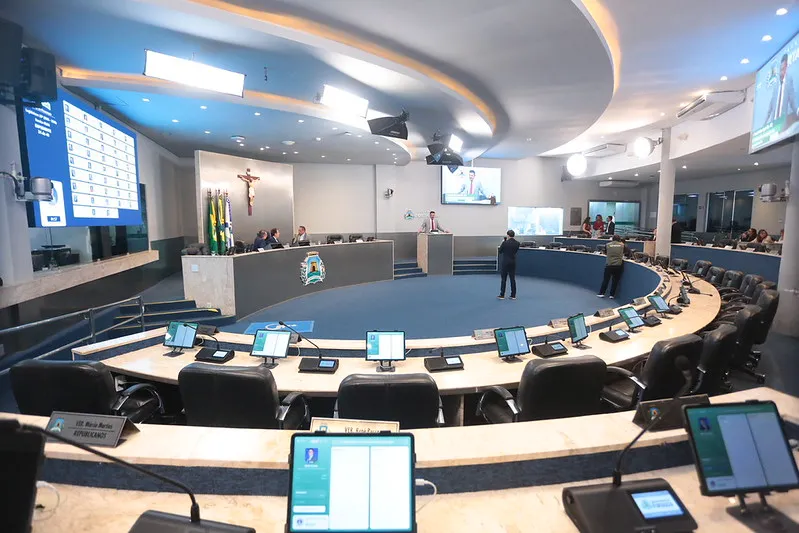 Dez partidos têm nomes lançados em chapas proporcionais para a eleição deste ano.
