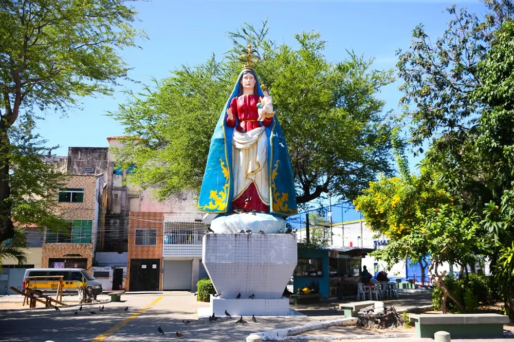 Monumento a Nossa Senhora da Saúde é um dos símbolos do bairro Mucuripe.