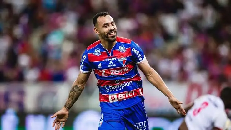Moisés em ação pelo Fortaleza