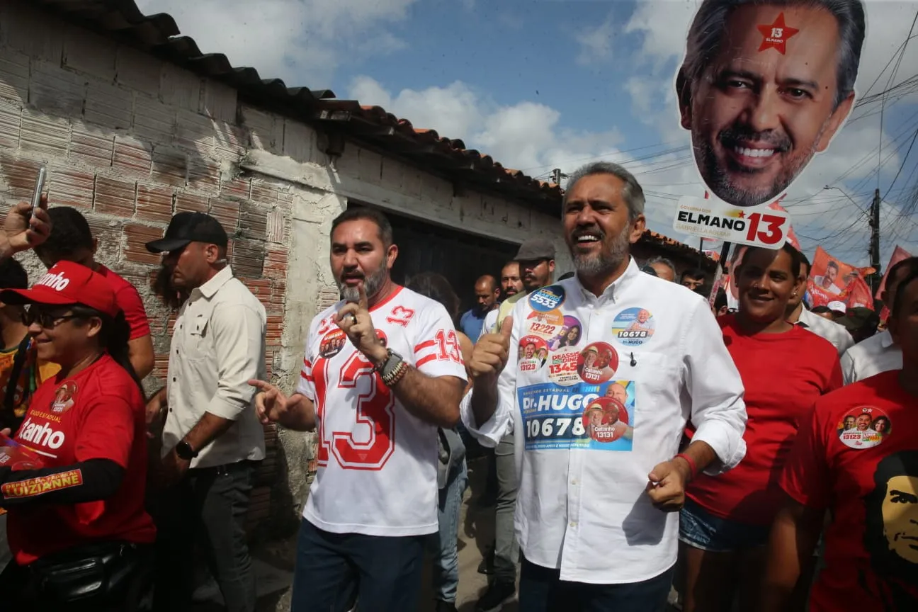 Elmano participou de caminhada na comunidade Santa Filomena, no Grande Jangurussu, em Fortaleza.