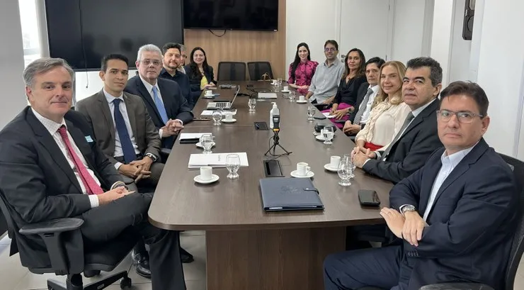 TRE-CE se reuniu com representante da Meta, empresa responsável pelas plataformas Facebook, Instagram e WhatsApp, para alinhar estratégias de cooperação institucional voltadas às Eleições 2026.