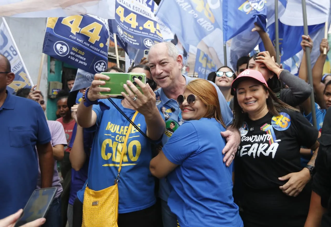 Ciro Gomes concedeu entrevista durante agenda em Fortaleza.