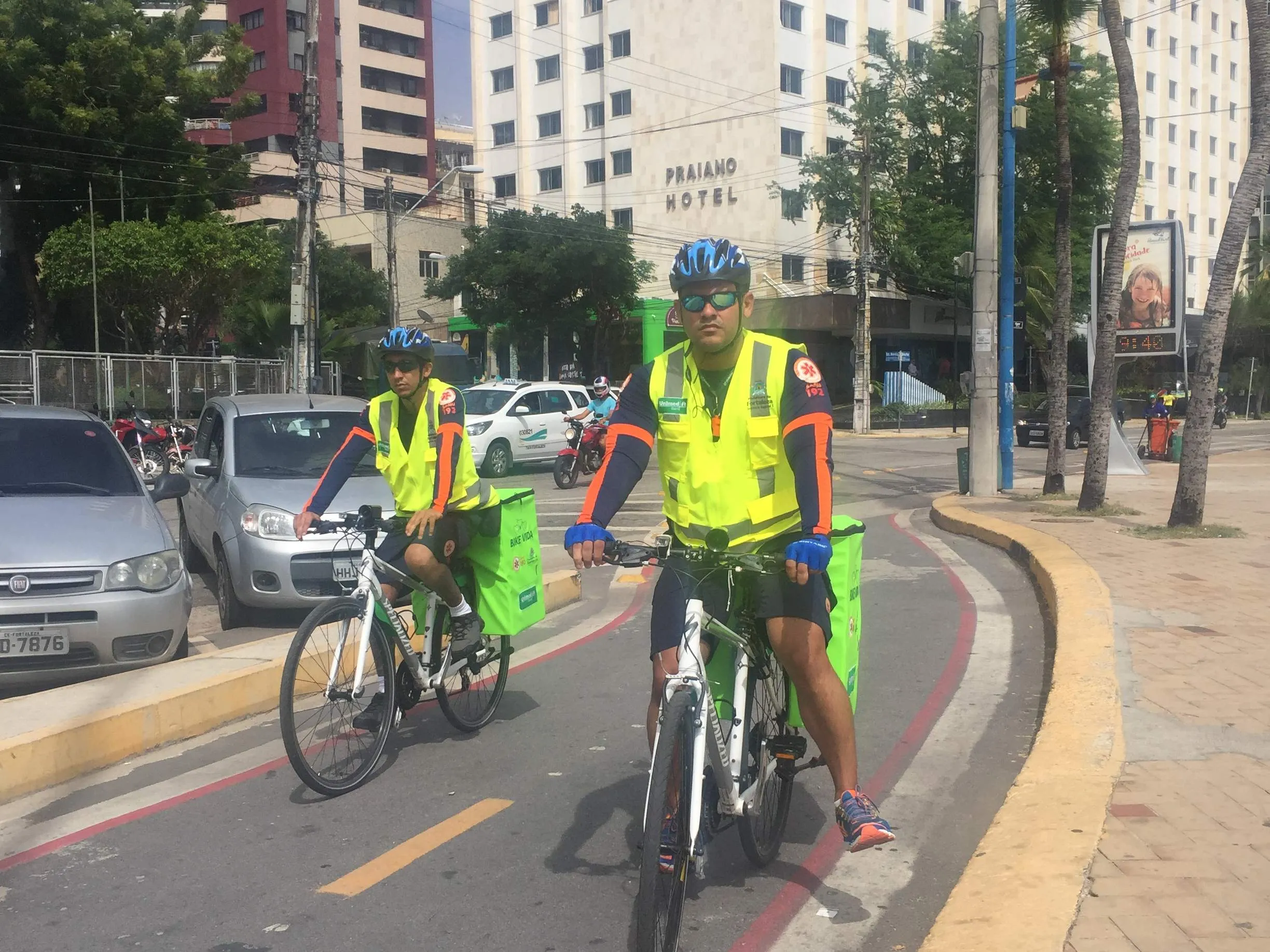 Socorristas em bicicletas conseguem realizar atendimentos com mais eficiência e agilidade por transitarem em locais de grande fluxo.