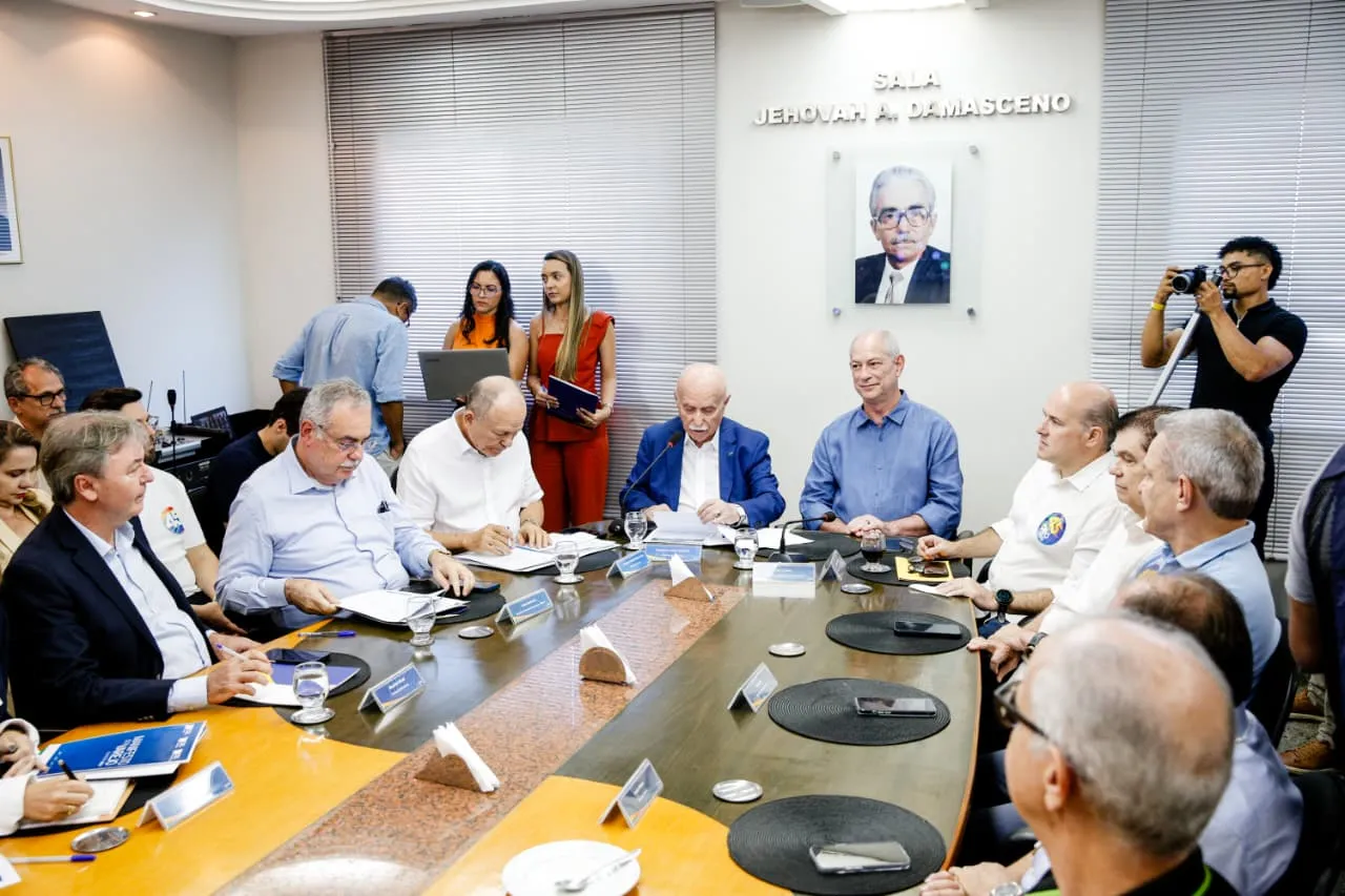 Ciro Gomes durante reunião com segmento de empresários do Ceará.