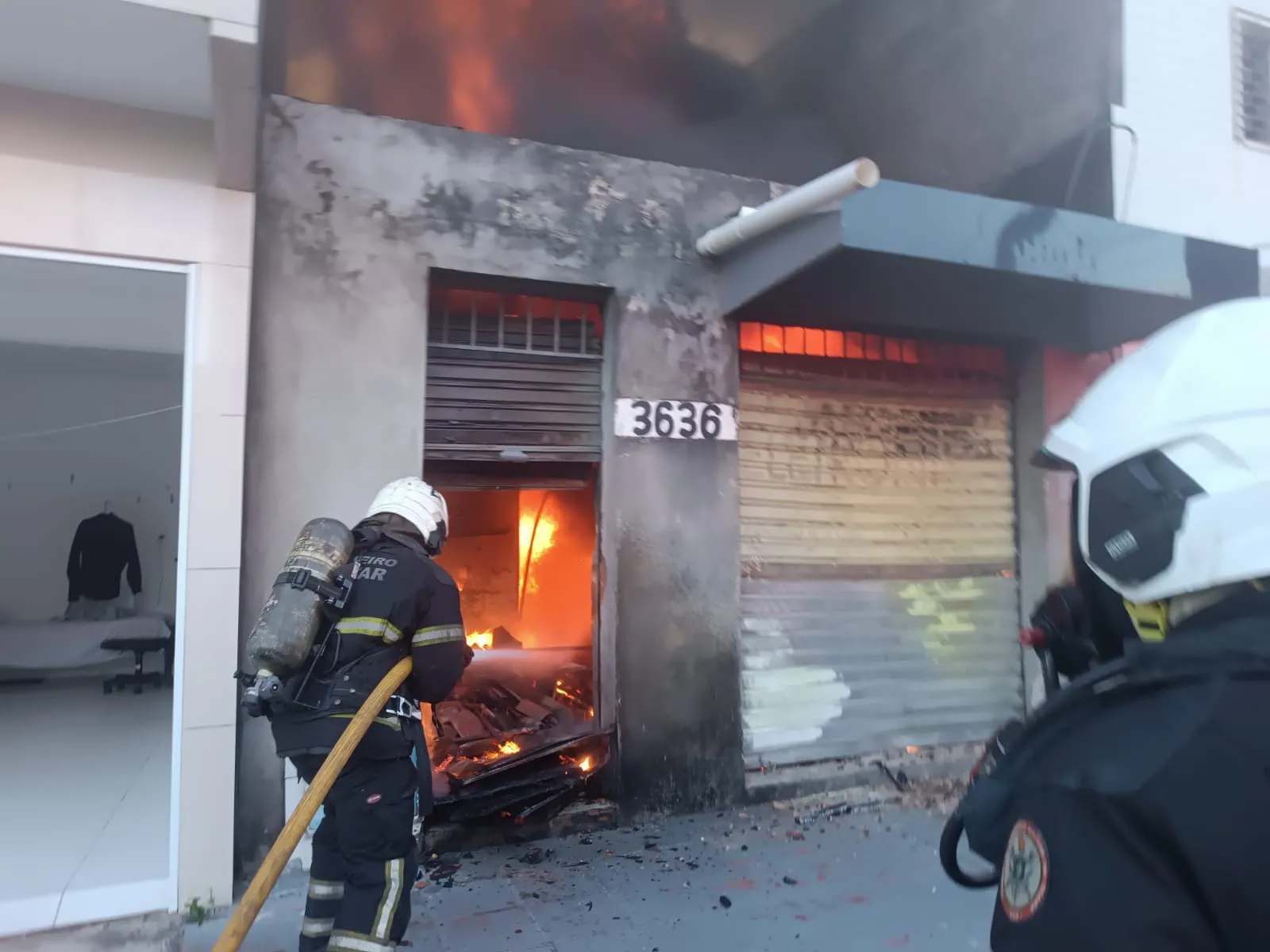 Incêndio foi registrado nesta terça-feira (22).