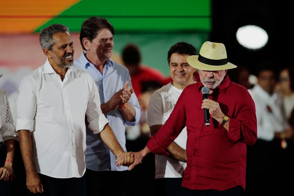 Campanha de Elmano foi marcada por uma associação entre sua gestão e a do presidente Lula.