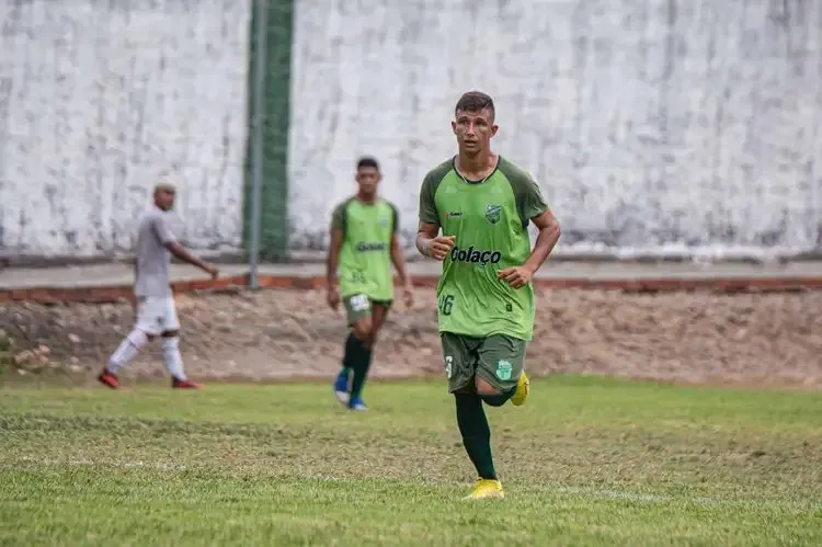 Iarley foi negociado logo cedo com o Fortaleza